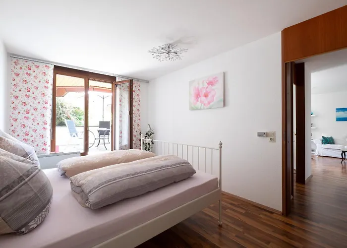 Sommerglueck, Ruhige Hoehenlage Mit Seeblick